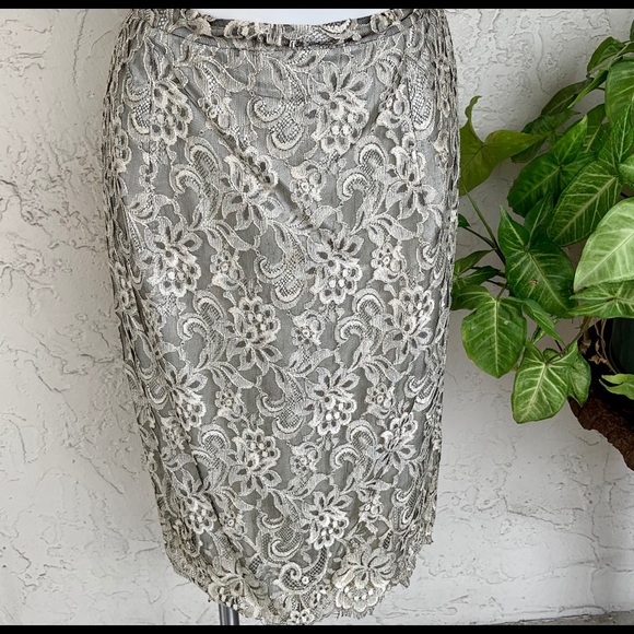 Elegant VTG Lace Silver/Gray Jacket Skirt Set - Picture 7 of 8